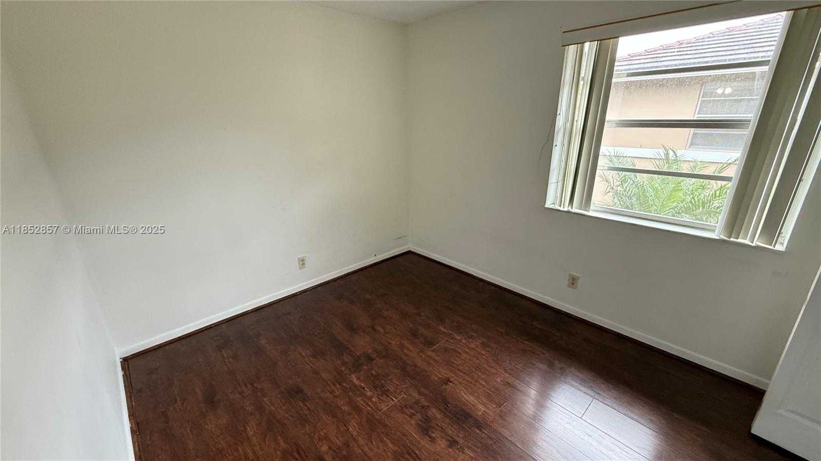 Small Image of 1032 TWIN LAKES DR #21-G, Coral Springs Number 20