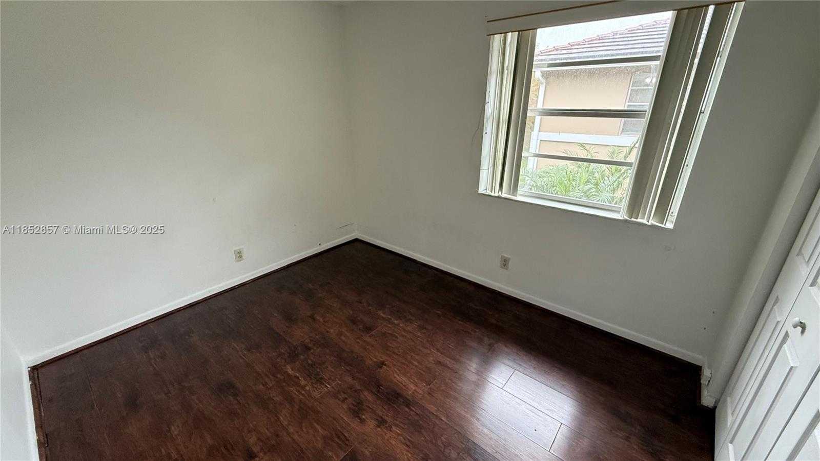 Small Image of 1032 TWIN LAKES DR #21-G, Coral Springs Number 24