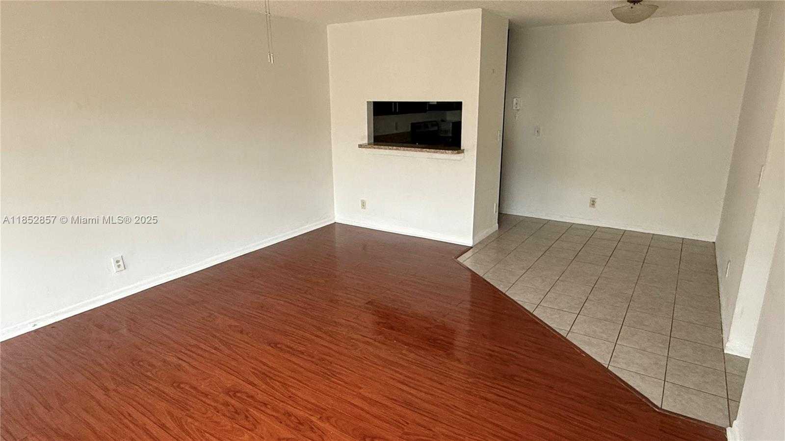 Small Image of 1032 TWIN LAKES DR #21-G, Coral Springs Number 4