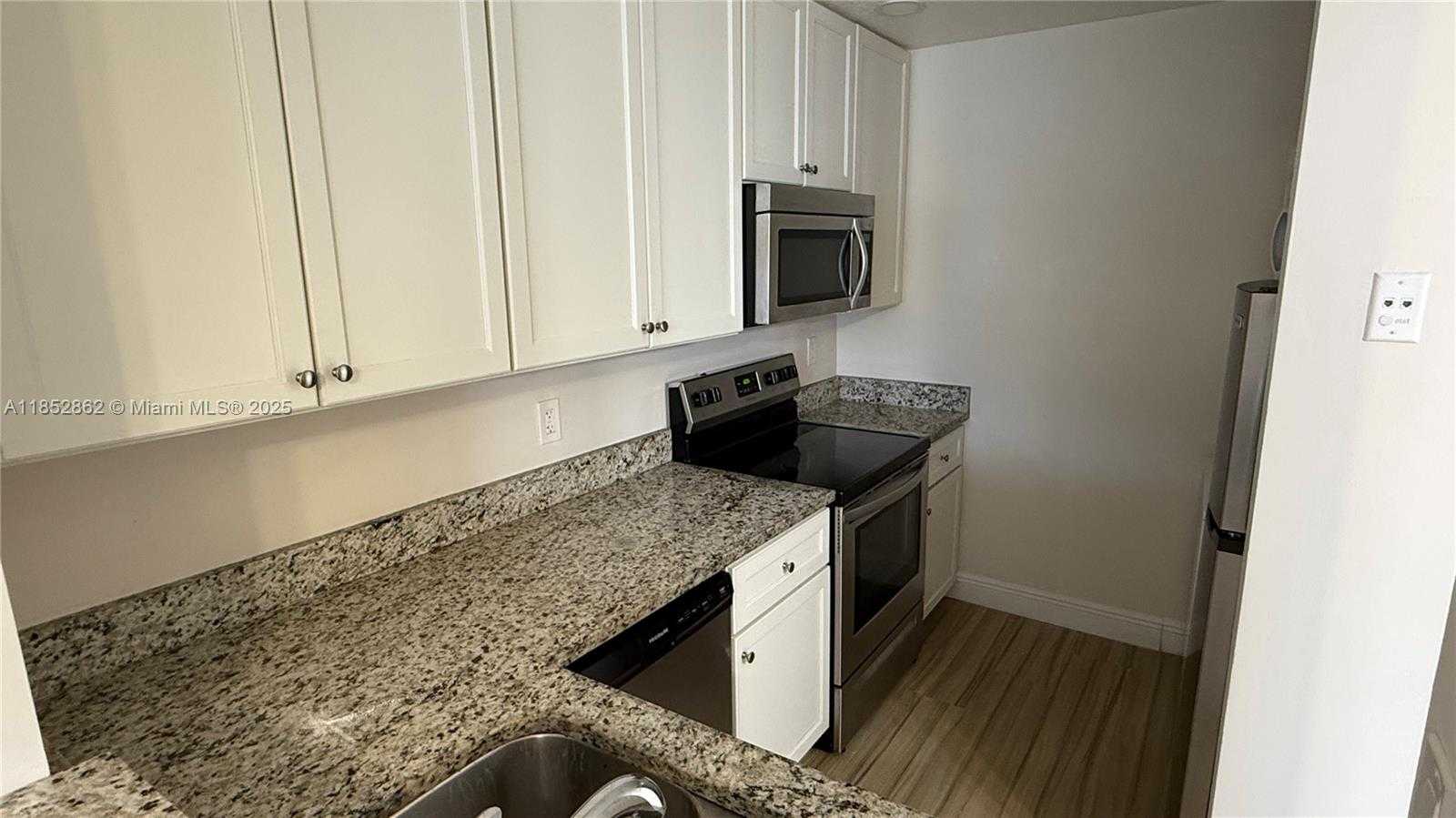 Small Image of 1006 TWIN LAKES DR #20-E, Coral Springs Number 12