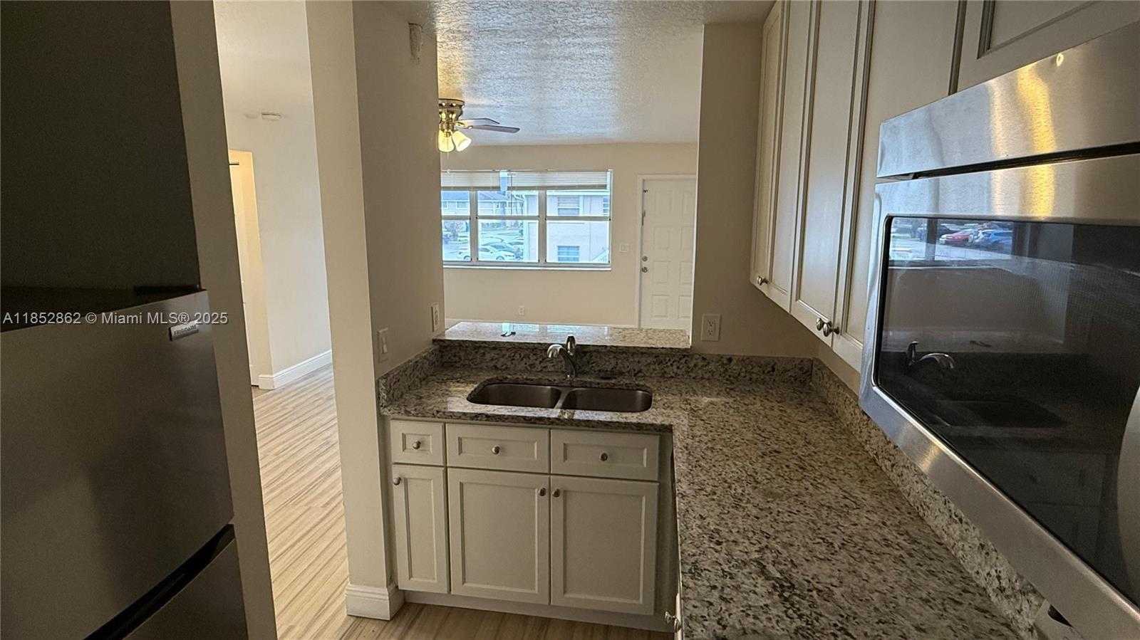 Small Image of 1006 TWIN LAKES DR #20-E, Coral Springs Number 14