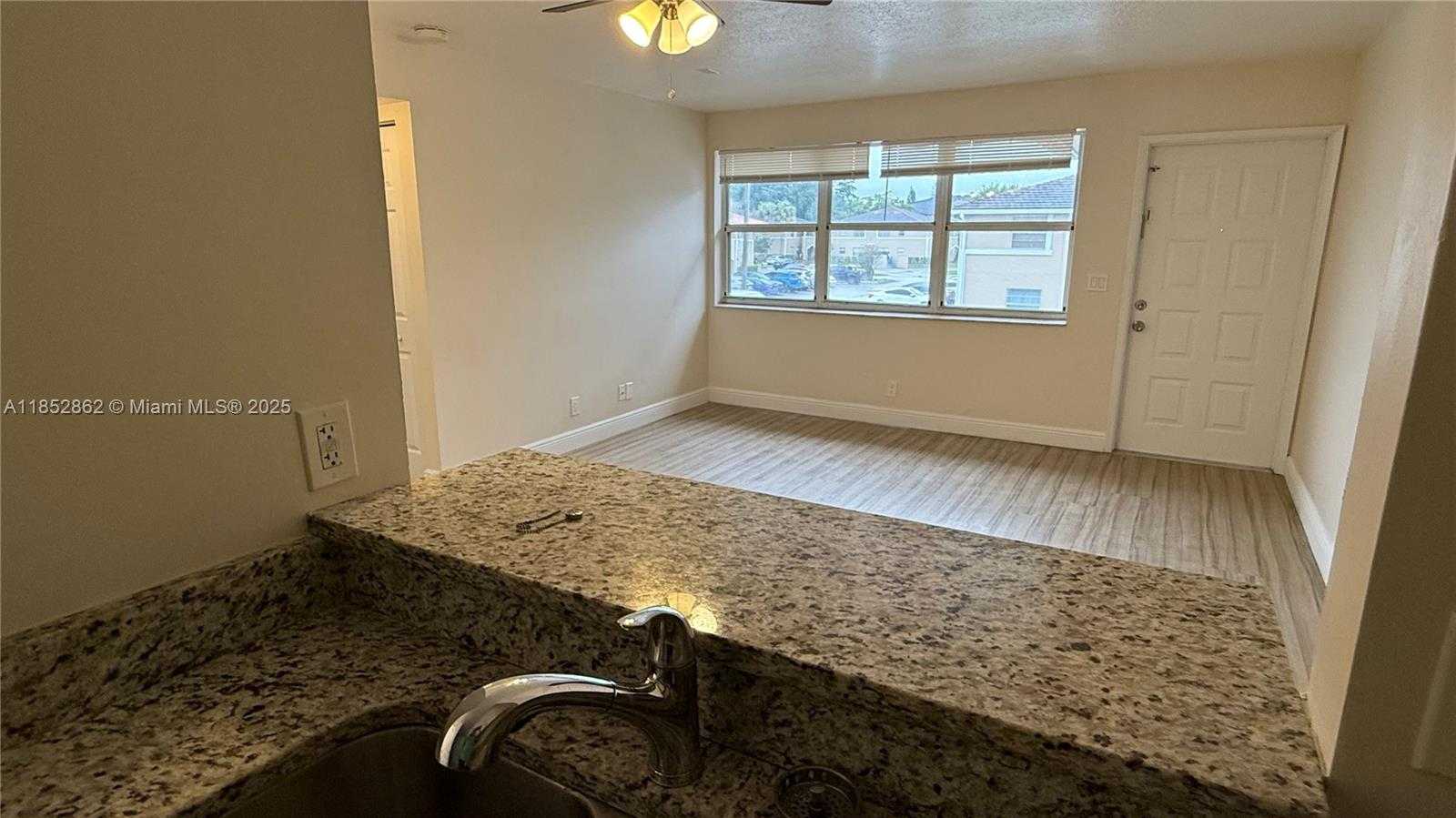 Small Image of 1006 TWIN LAKES DR #20-E, Coral Springs Number 15