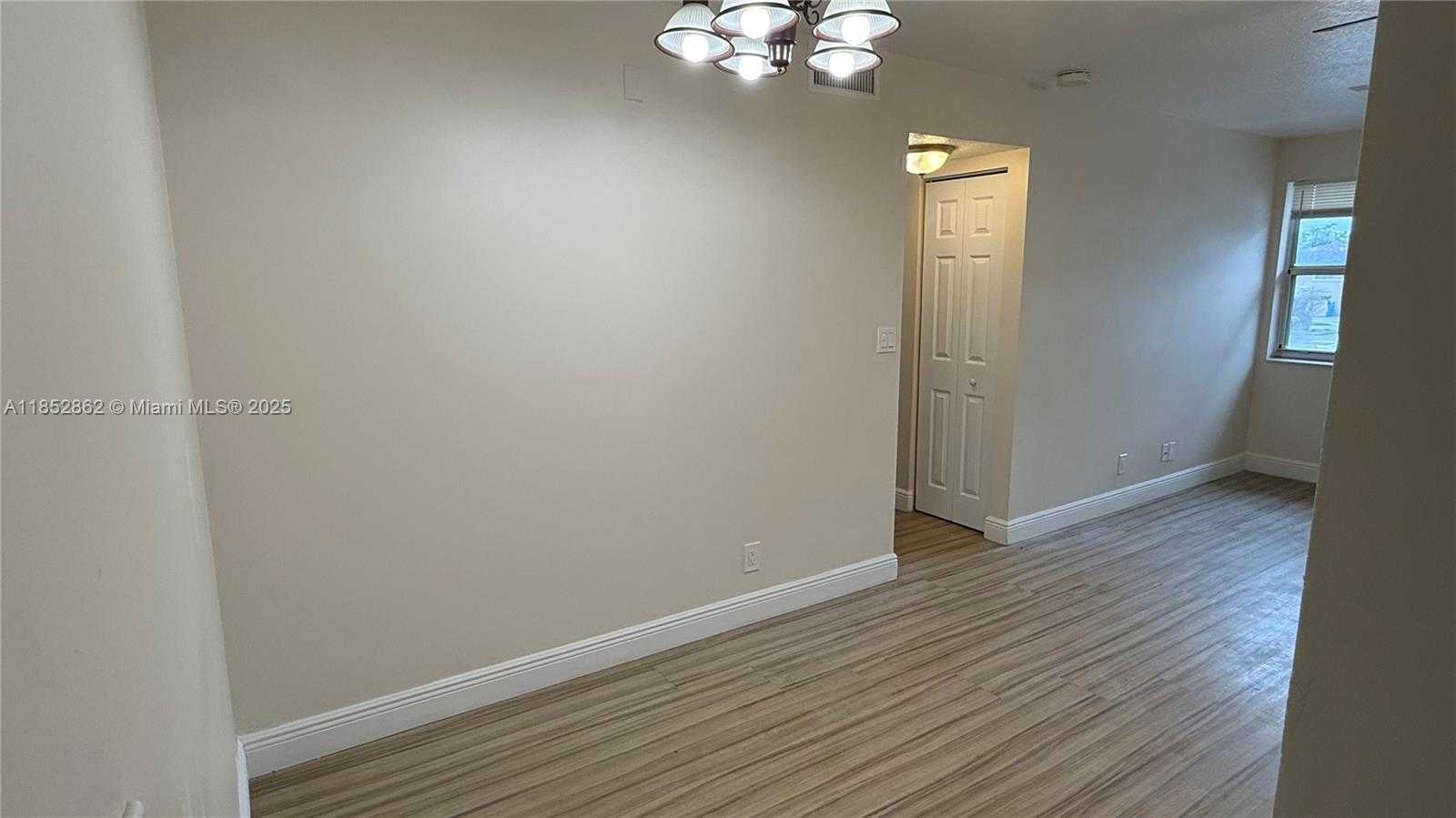 Small Image of 1006 TWIN LAKES DR #20-E, Coral Springs Number 16