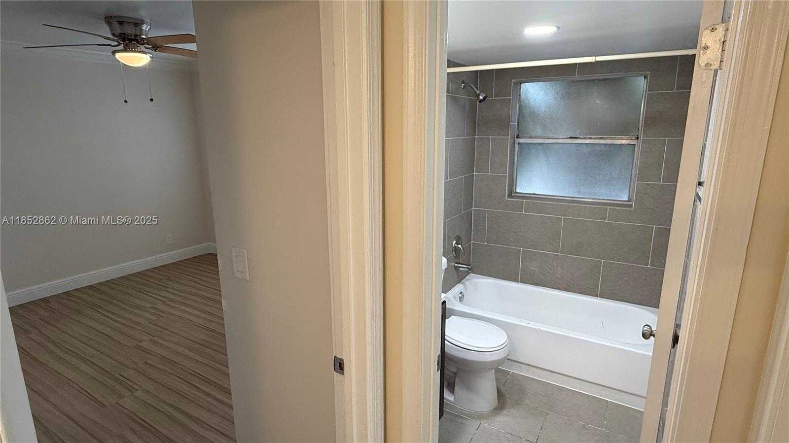 Small Image of 1006 TWIN LAKES DR #20-E, Coral Springs Number 19