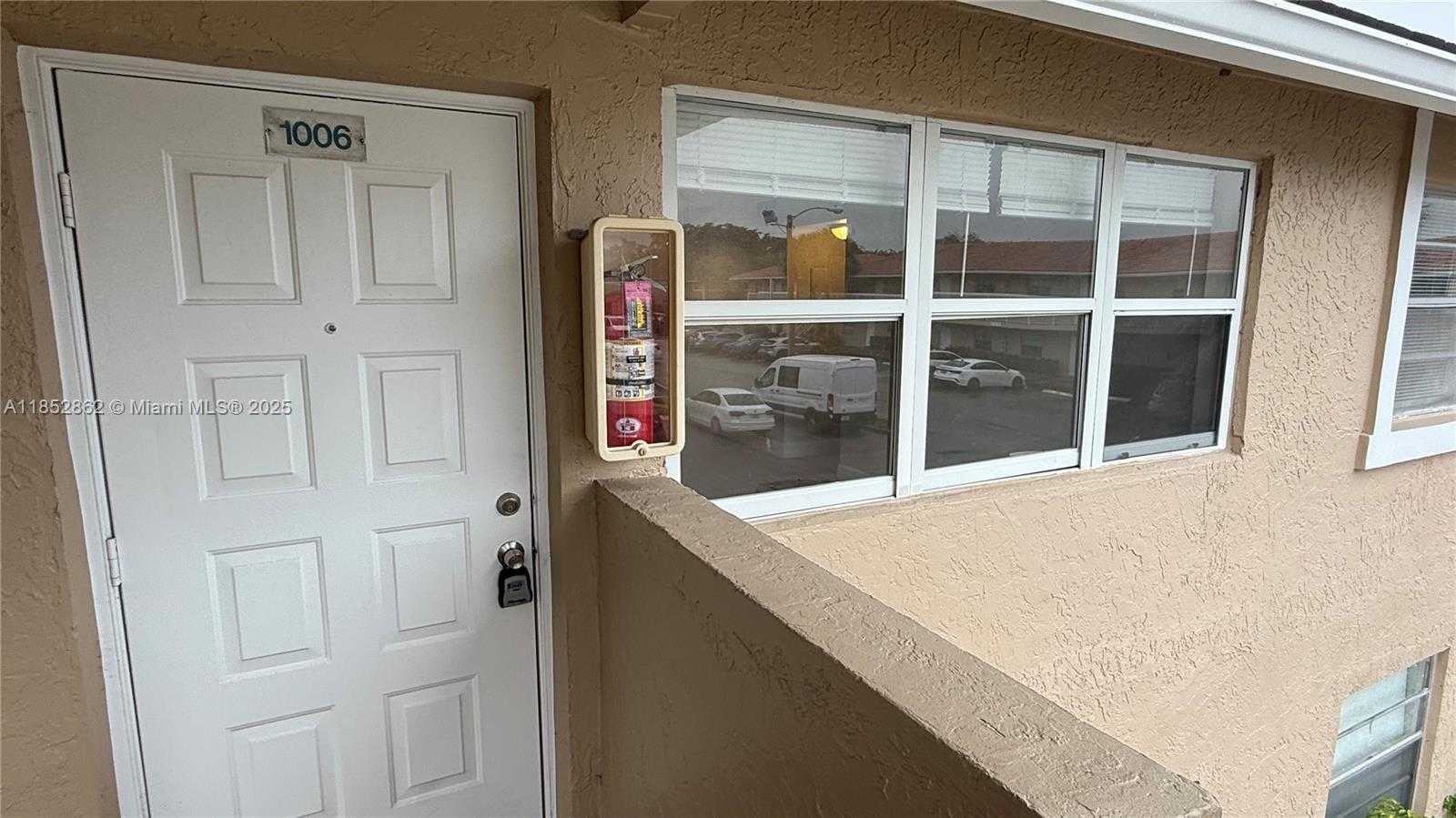 Small Image of 1006 TWIN LAKES DR #20-E, Coral Springs Number 3