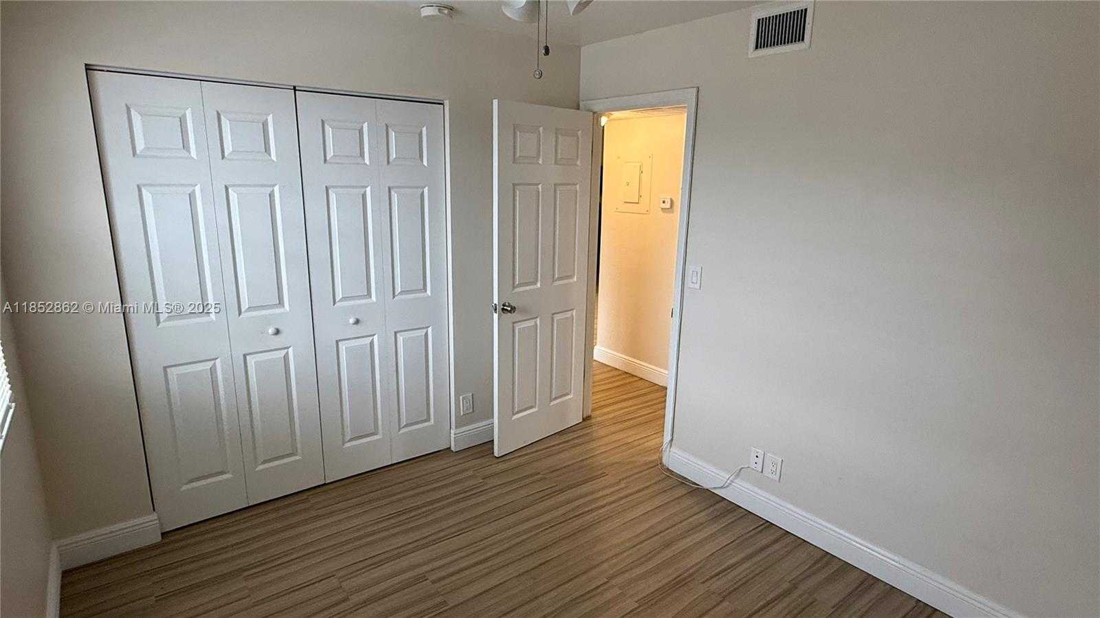 Small Image of 1006 TWIN LAKES DR #20-E, Coral Springs Number 31