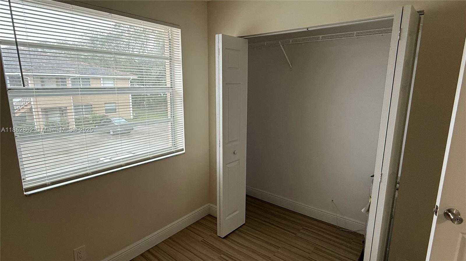 Small Image of 1006 TWIN LAKES DR #20-E, Coral Springs Number 33