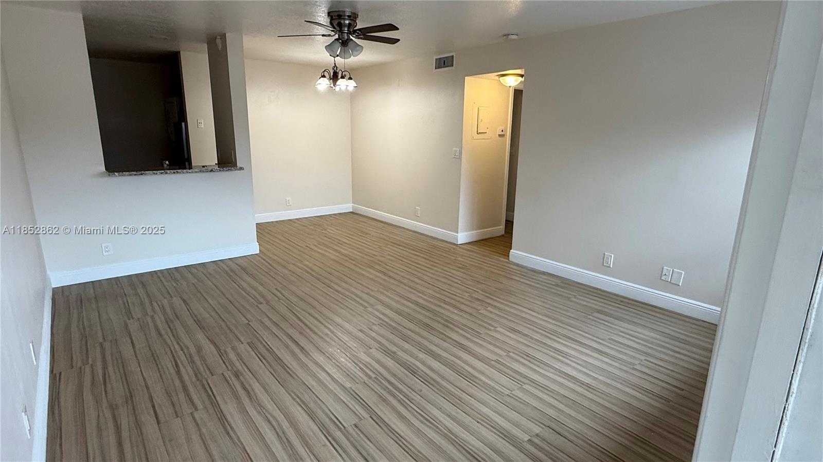 Small Image of 1006 TWIN LAKES DR #20-E, Coral Springs Number 4