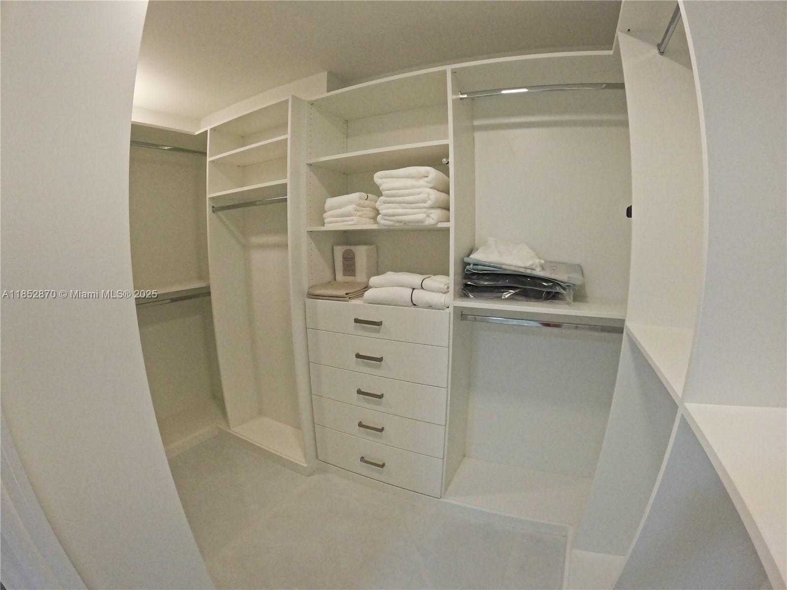 Small Image of 6039 COLLINS AVE #715, Miami Beach Number 23