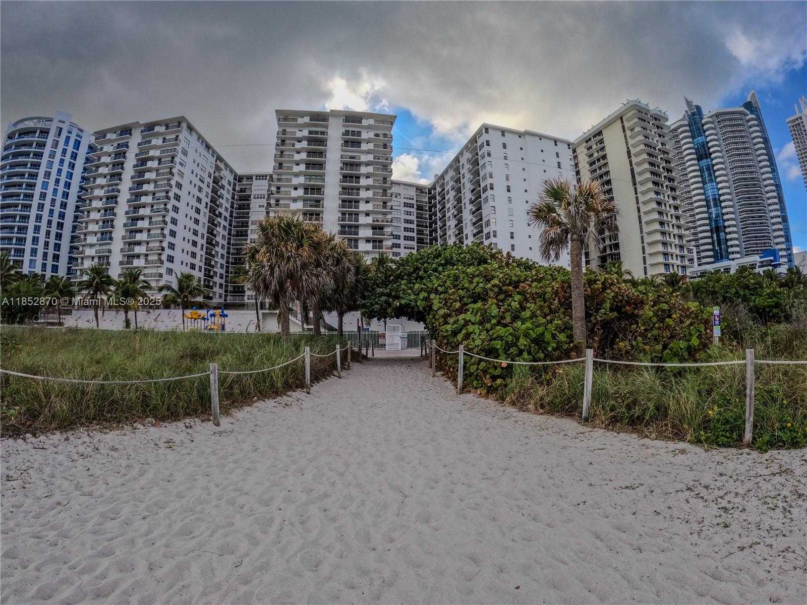 Small Image of 6039 COLLINS AVE #715, Miami Beach Number 54