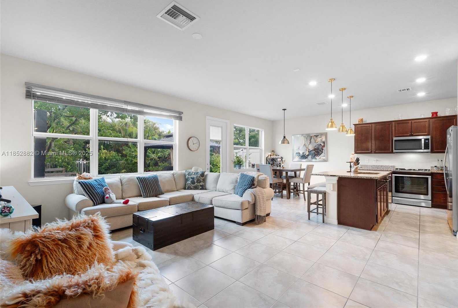 Small Image of 4248 FICUS ST, Hollywood Number 10