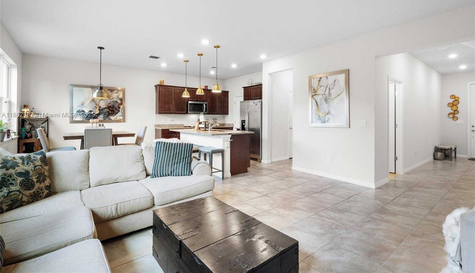 Small Image of 4248 FICUS ST, Hollywood Number 11