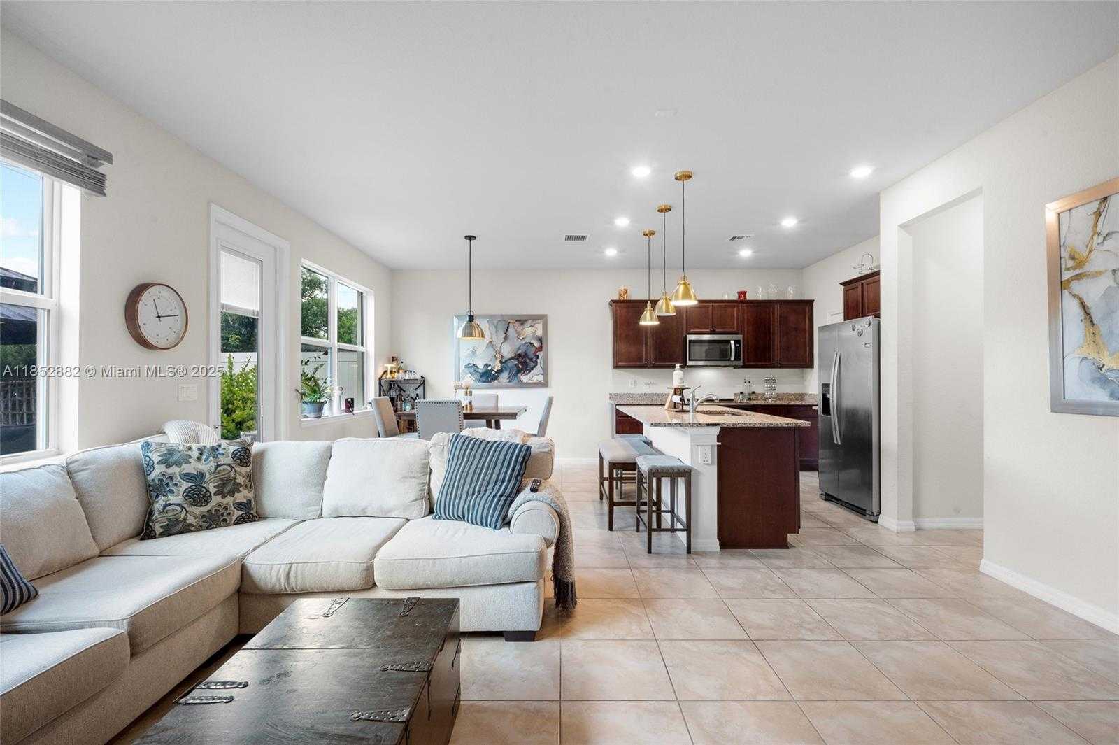 Small Image of 4248 FICUS ST, Hollywood Number 12