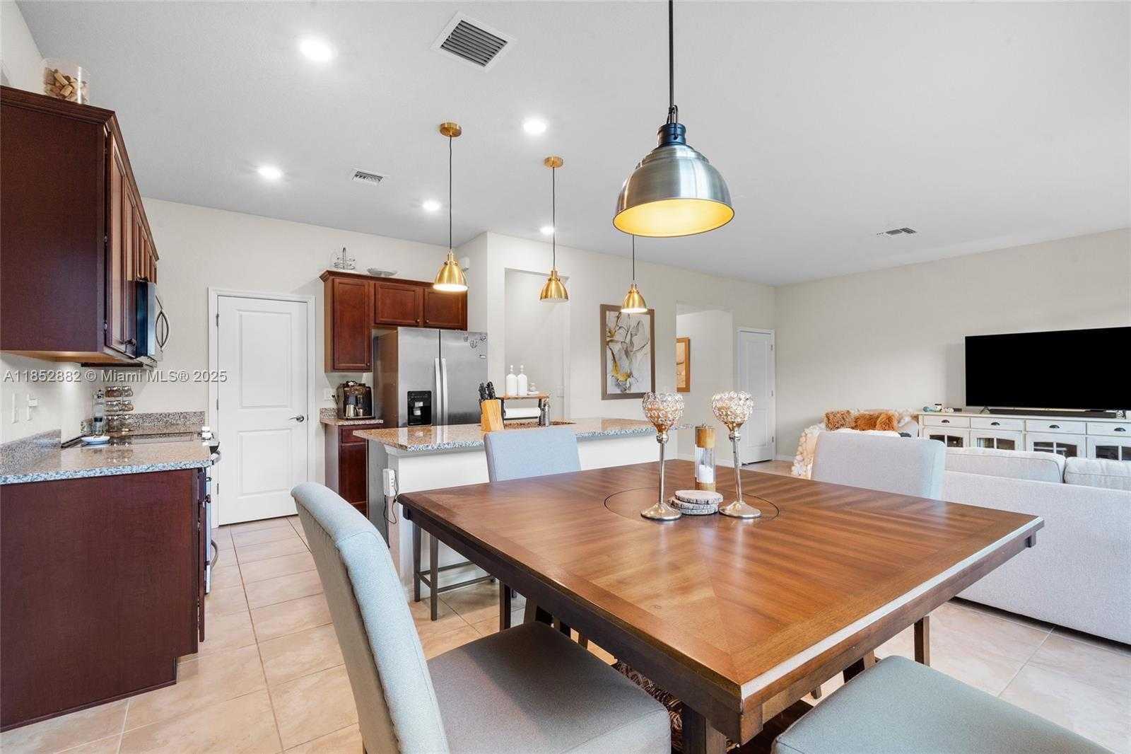 Small Image of 4248 FICUS ST, Hollywood Number 13