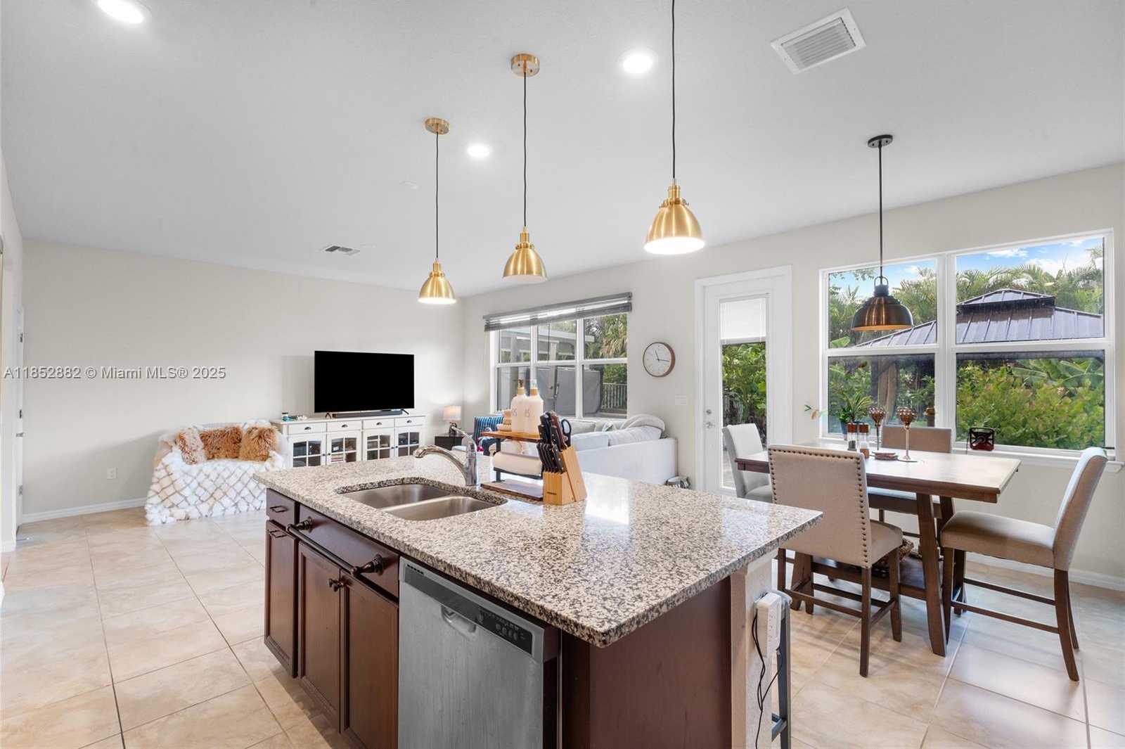 Small Image of 4248 FICUS ST, Hollywood Number 14