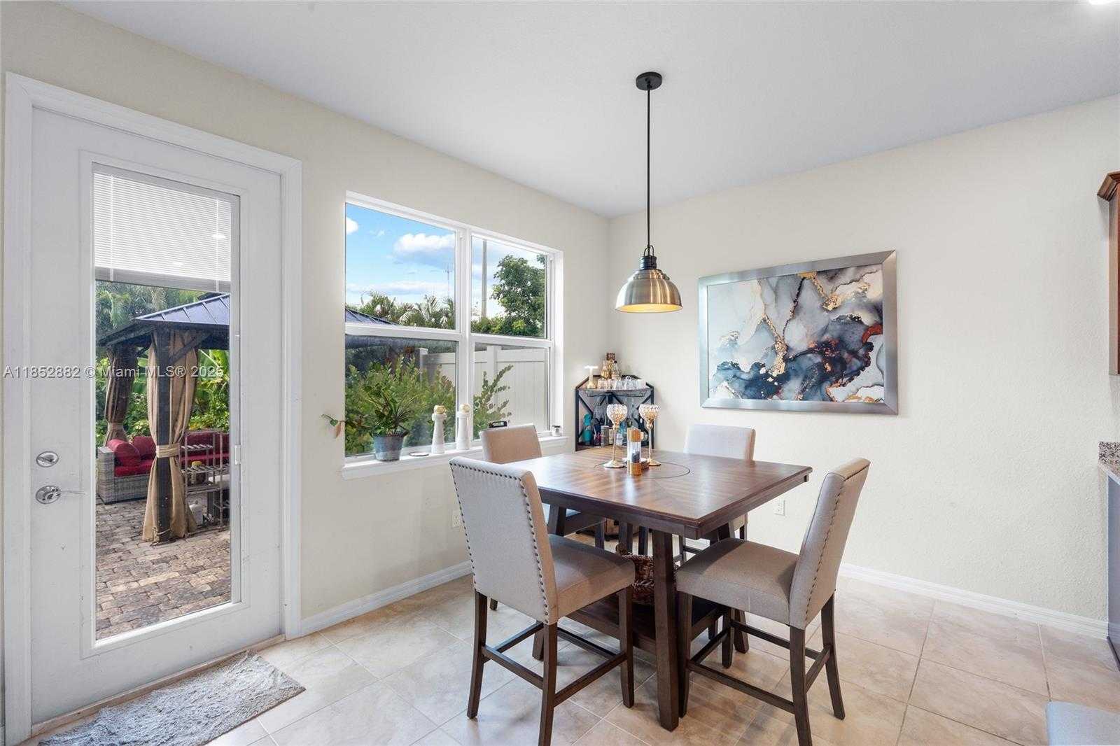 Small Image of 4248 FICUS ST, Hollywood Number 16