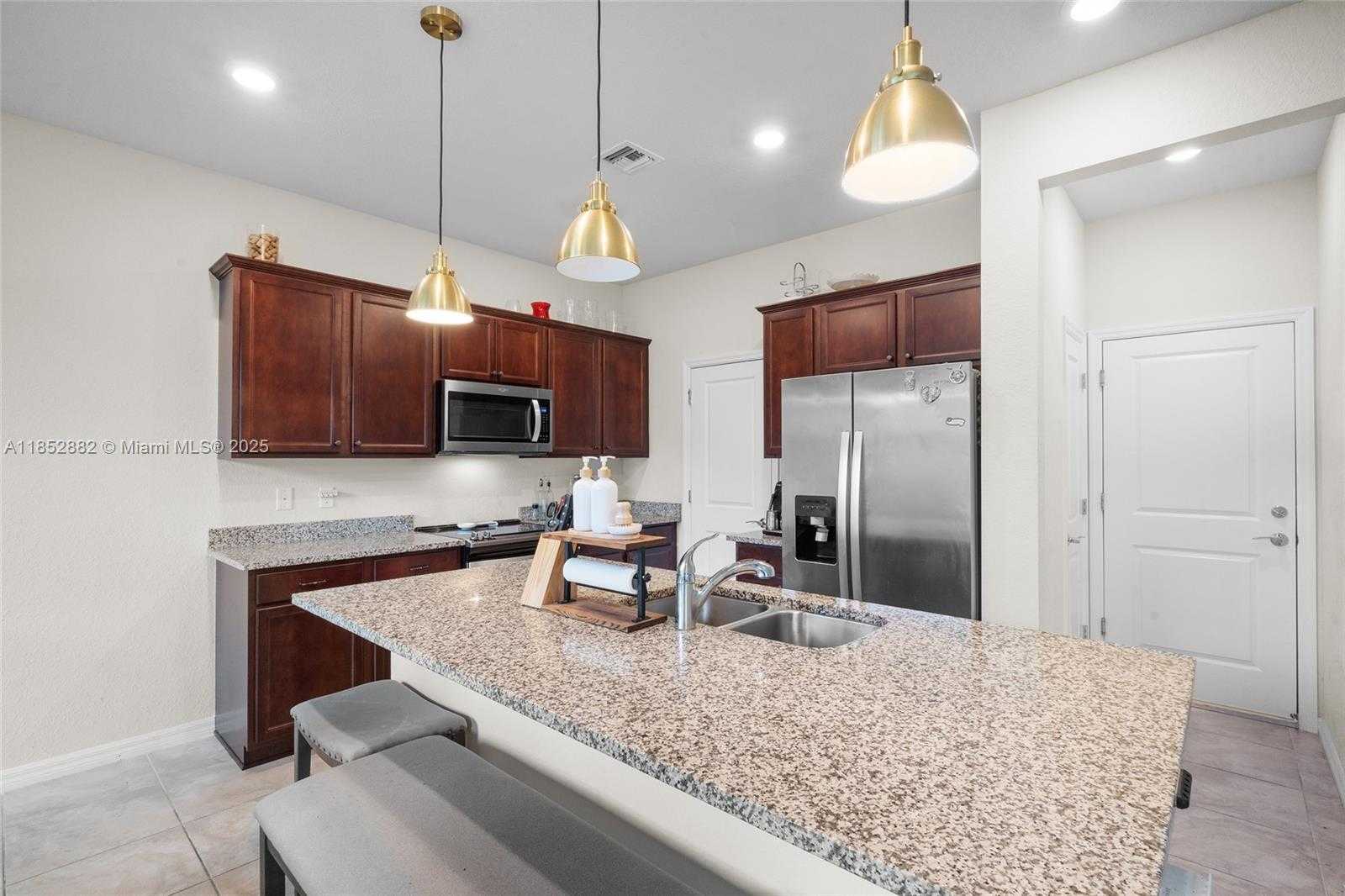 Small Image of 4248 FICUS ST, Hollywood Number 18