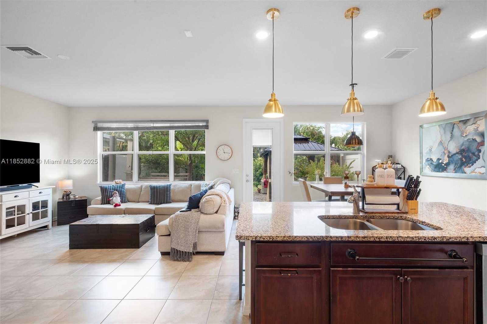 Small Image of 4248 FICUS ST, Hollywood Number 20