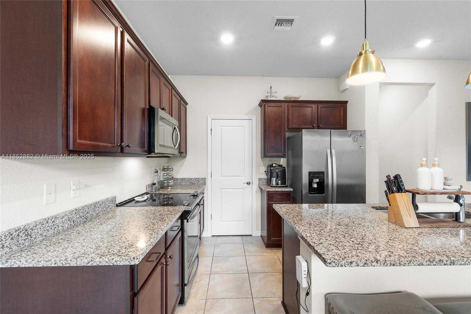 Small Image of 4248 FICUS ST, Hollywood Number 21