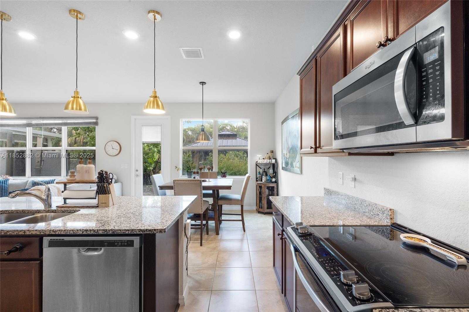 Small Image of 4248 FICUS ST, Hollywood Number 23