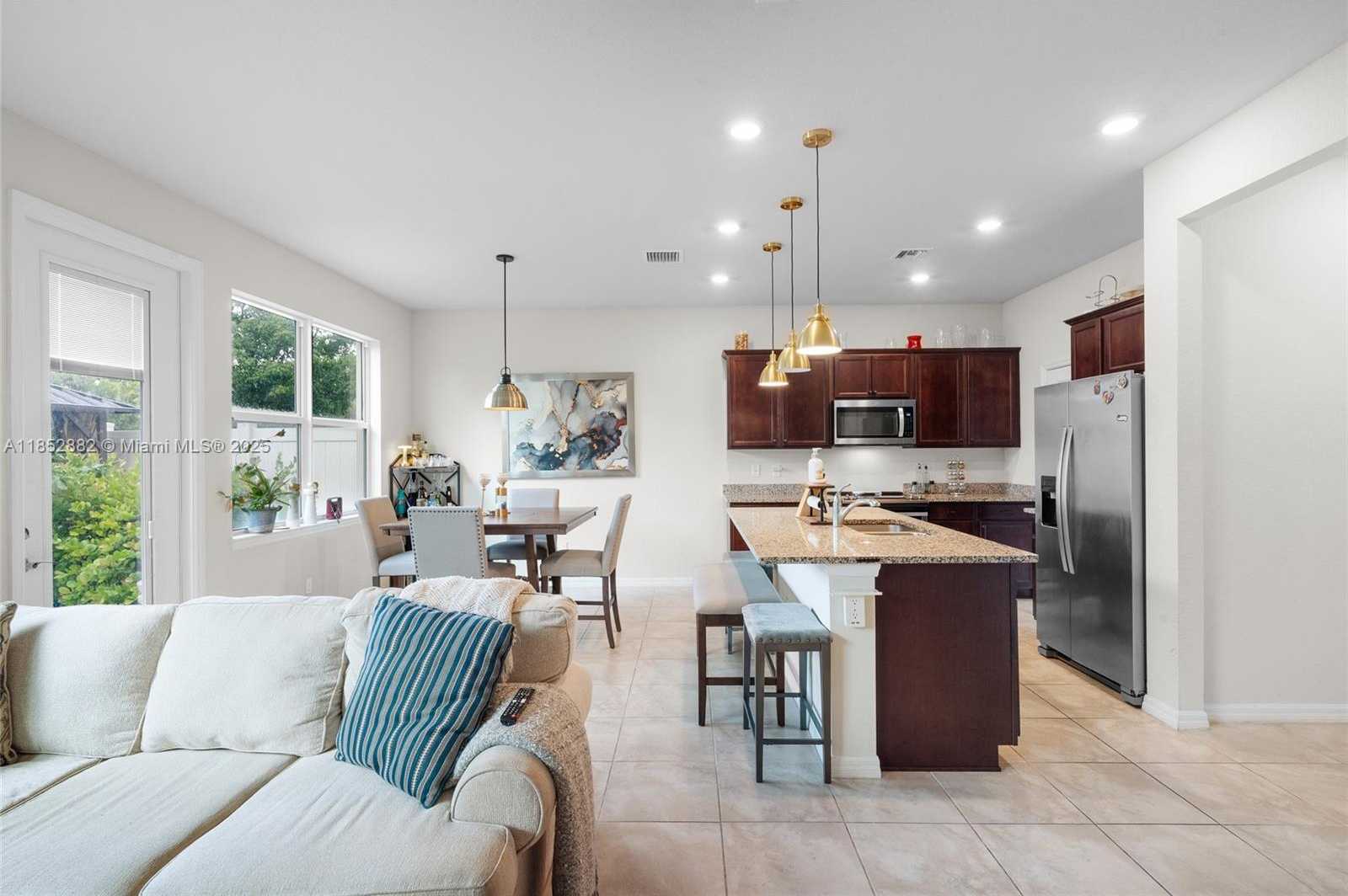 Small Image of 4248 FICUS ST, Hollywood Number 24
