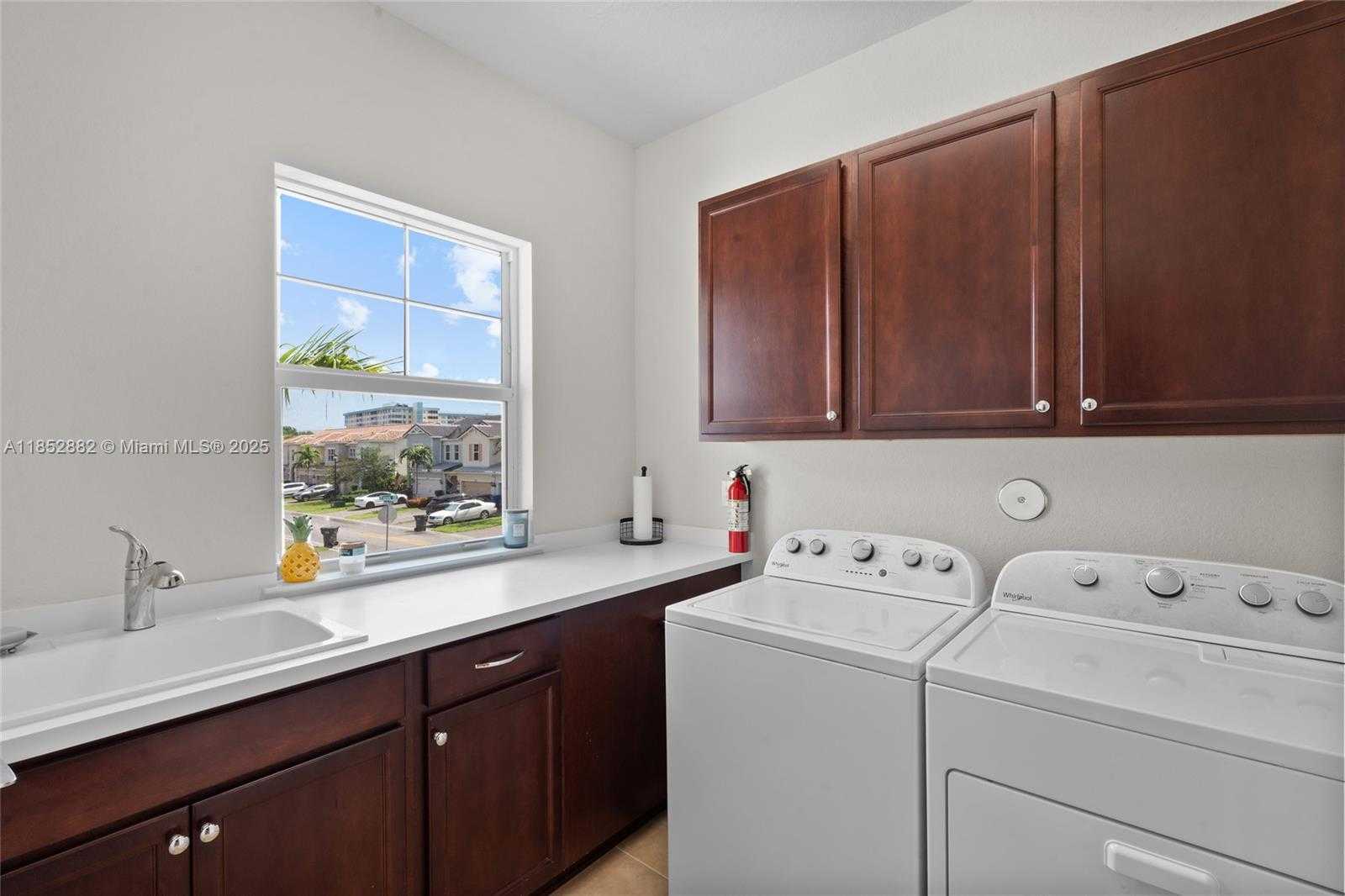 Small Image of 4248 FICUS ST, Hollywood Number 27