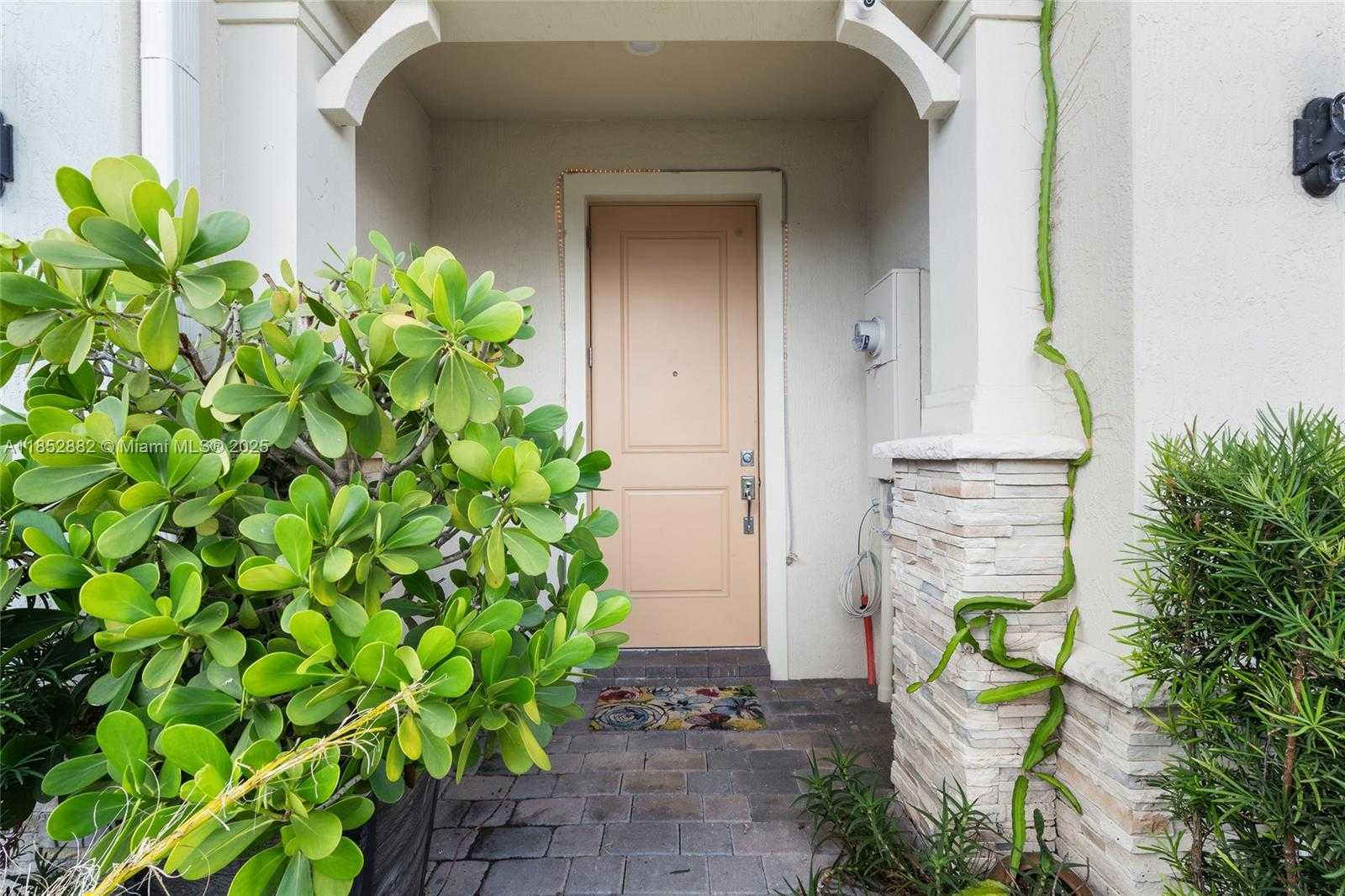 Small Image of 4248 FICUS ST, Hollywood Number 5