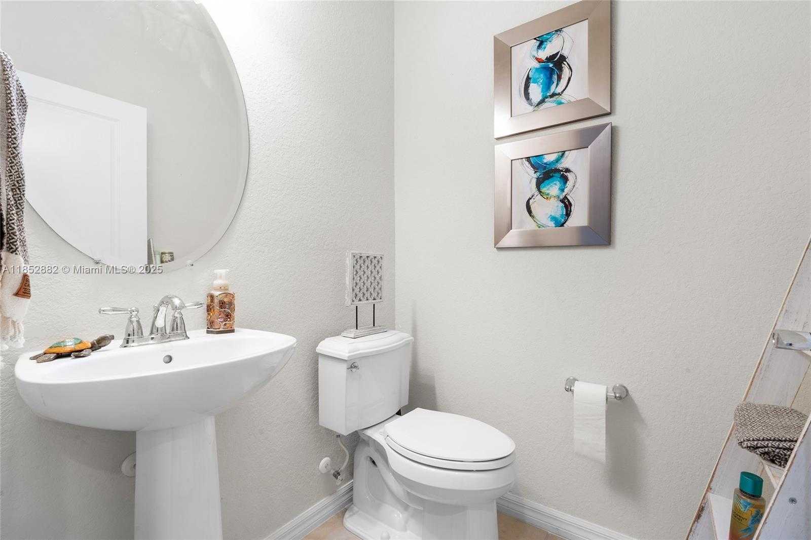 Small Image of 4248 FICUS ST, Hollywood Number 8