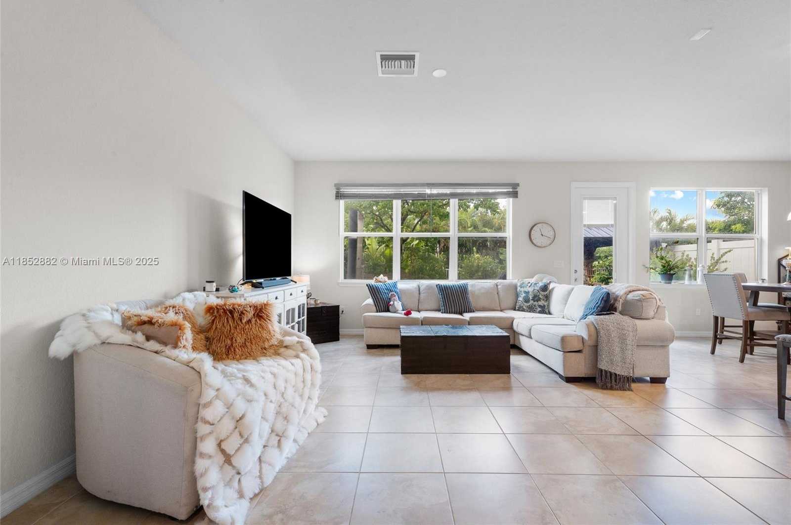 Small Image of 4248 FICUS ST, Hollywood Number 9