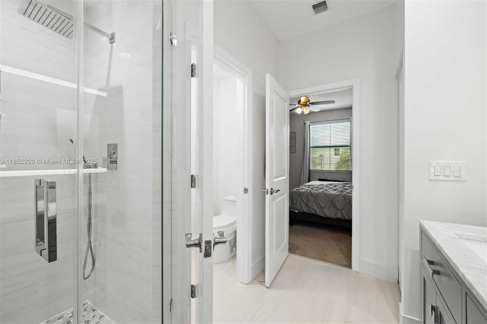 Small Image of 8154 CASCADA ISLES DR, Cooper City Number 26