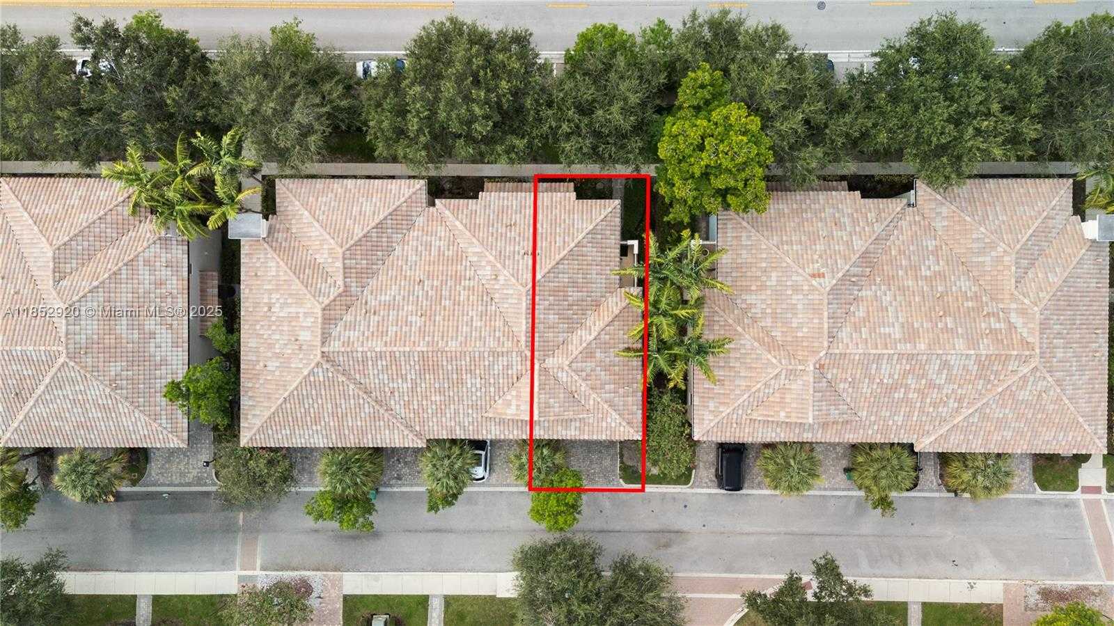Small Image of 8154 CASCADA ISLES DR, Cooper City Number 36