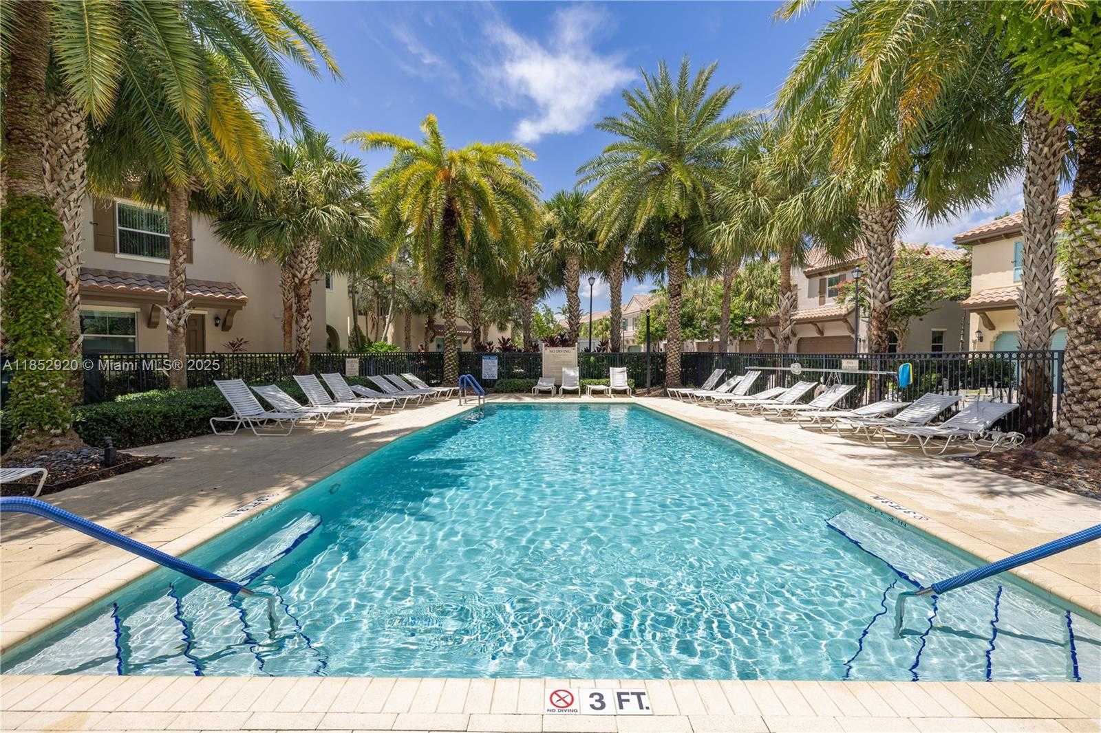 Small Image of 8154 CASCADA ISLES DR, Cooper City Number 44