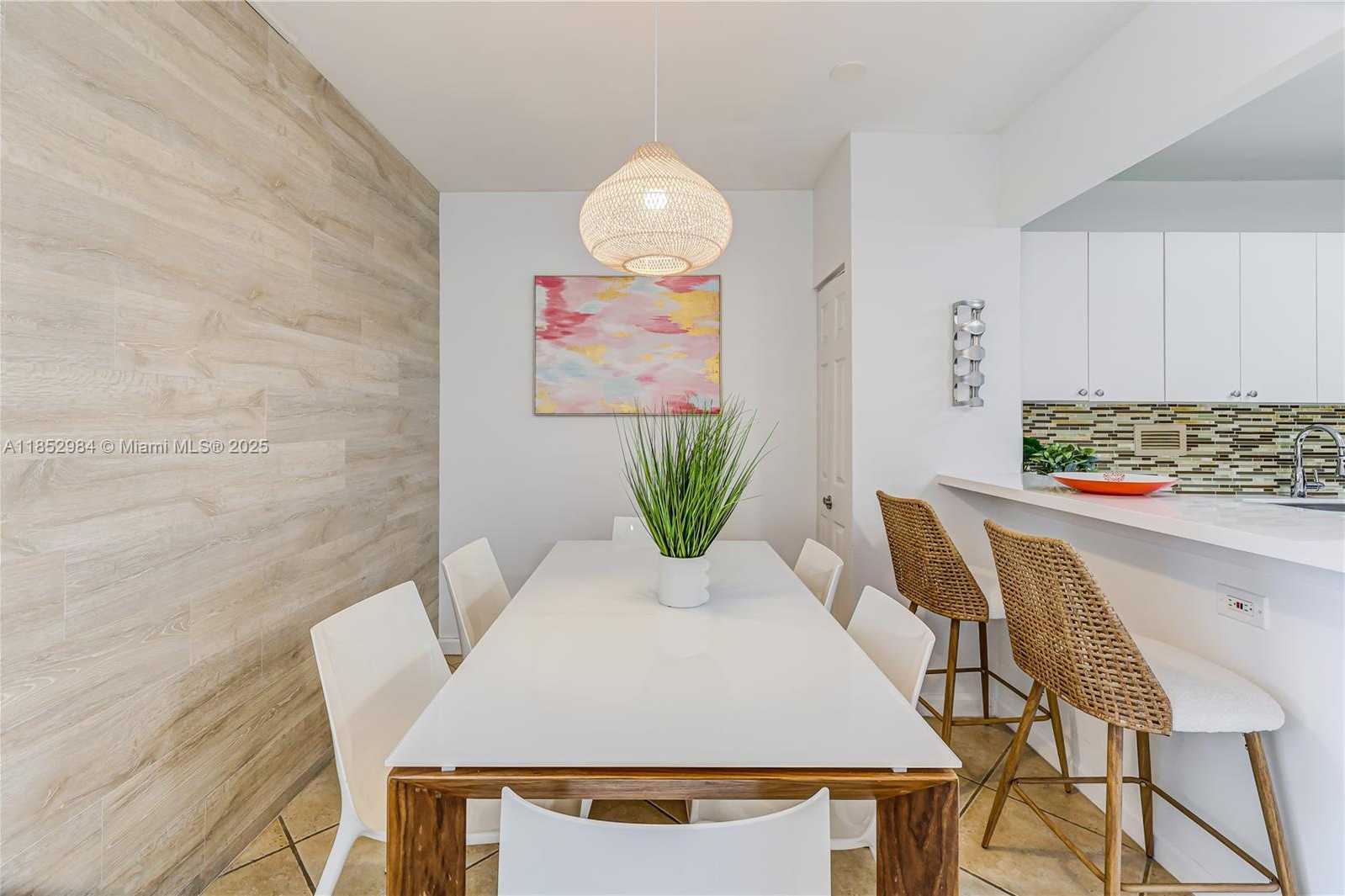 Small Image of 2301 COLLINS AVE #523, Miami Beach Number 11