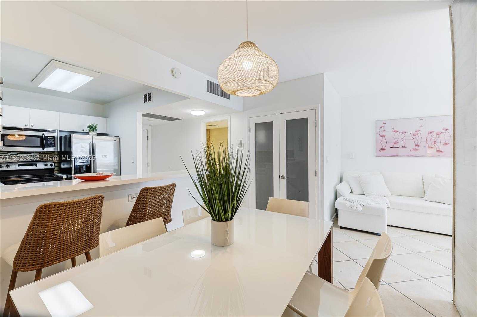 Small Image of 2301 COLLINS AVE #523, Miami Beach Number 13