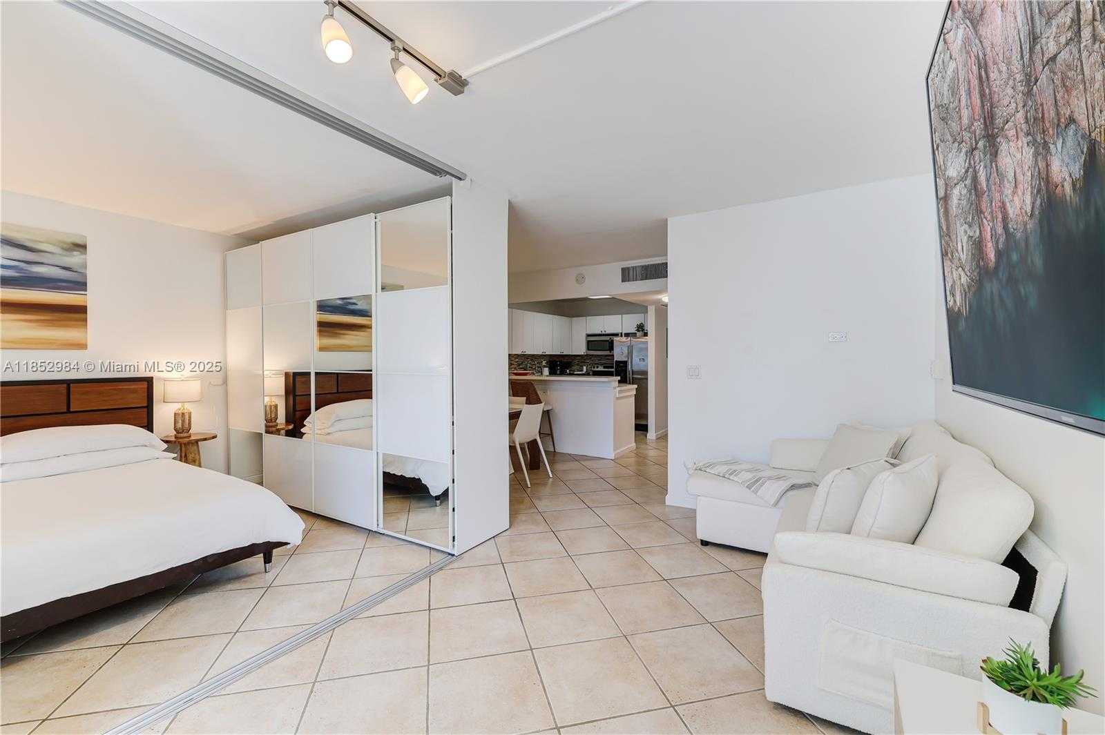 Small Image of 2301 COLLINS AVE #523, Miami Beach Number 20