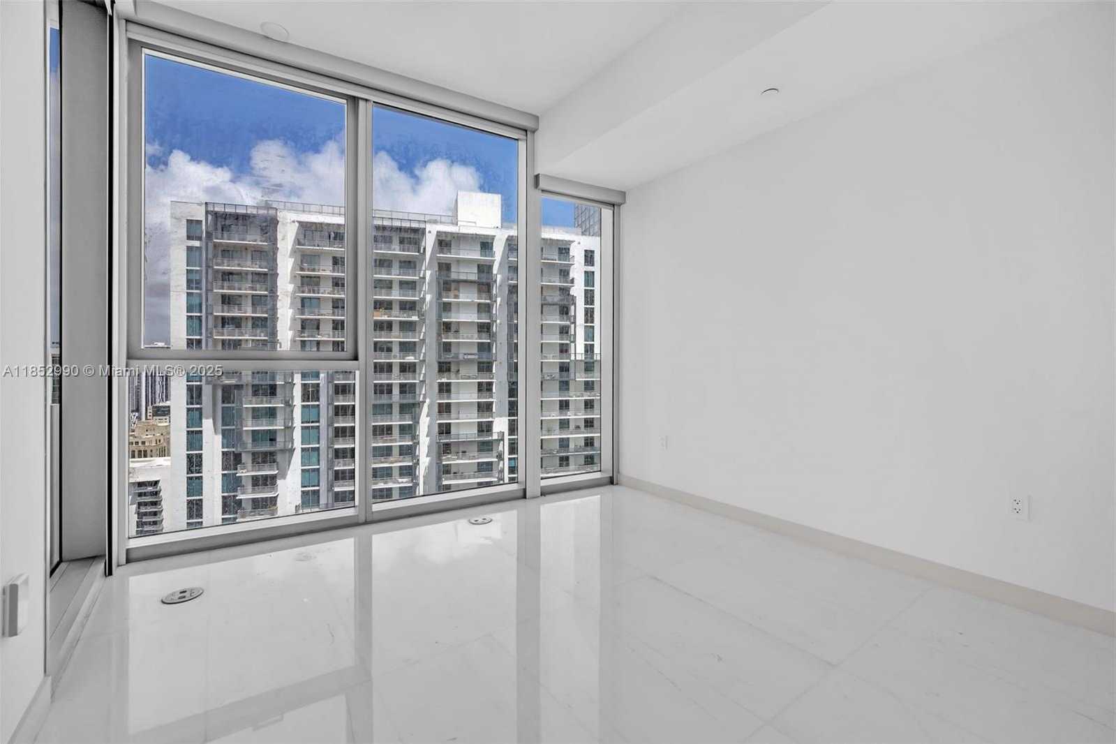 Small Image of 300 BISCAYNE BOULEVARD WAY #3809W, Miami Number 14