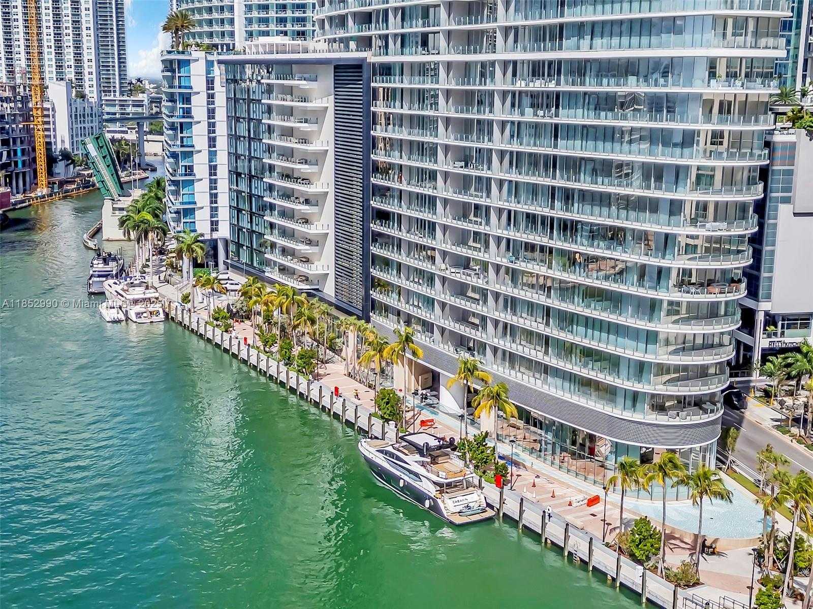 Small Image of 300 BISCAYNE BOULEVARD WAY #3809W, Miami Number 2