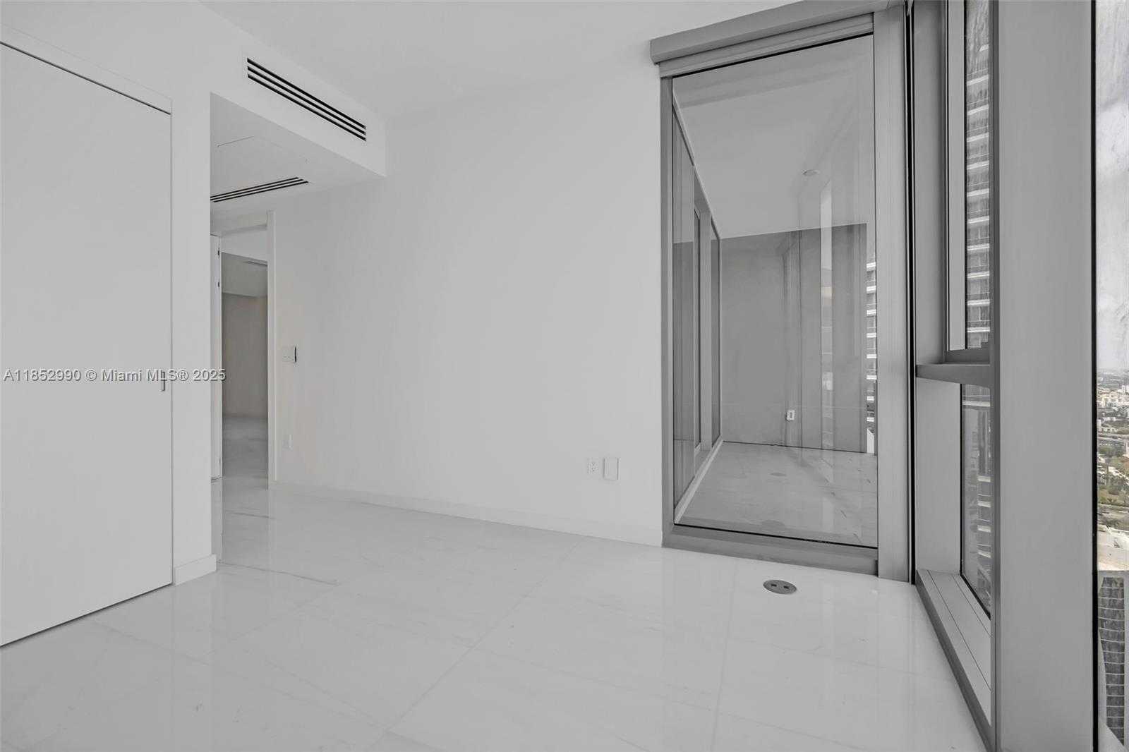 Small Image of 300 BISCAYNE BOULEVARD WAY #3809W, Miami Number 21