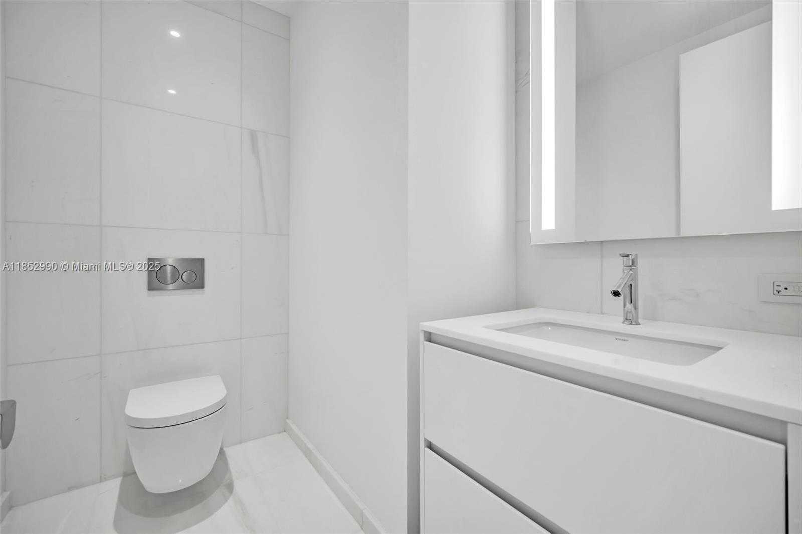 Small Image of 300 BISCAYNE BOULEVARD WAY #3809W, Miami Number 22