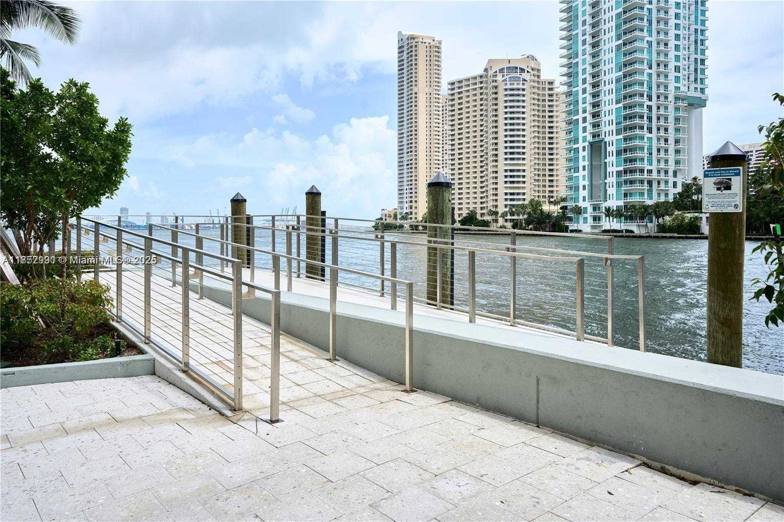 Small Image of 300 BISCAYNE BOULEVARD WAY #3809W, Miami Number 41