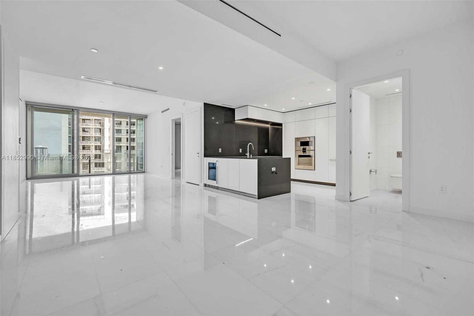 Small Image of 300 BISCAYNE BOULEVARD WAY #3809W, Miami Number 7