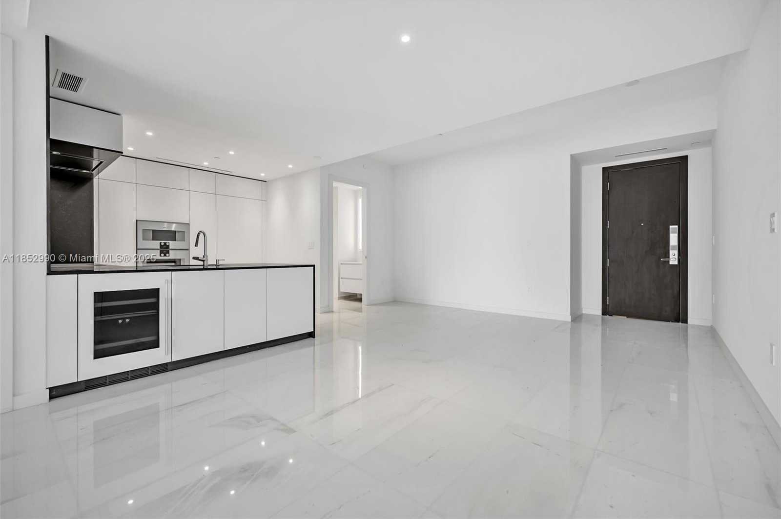 Small Image of 300 BISCAYNE BOULEVARD WAY #3809W, Miami Number 9