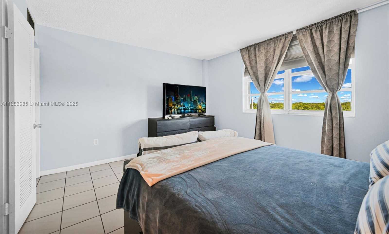 Small Image of 2841 NORTH EAST 163RD ST #710, North Miami Beach Number 18