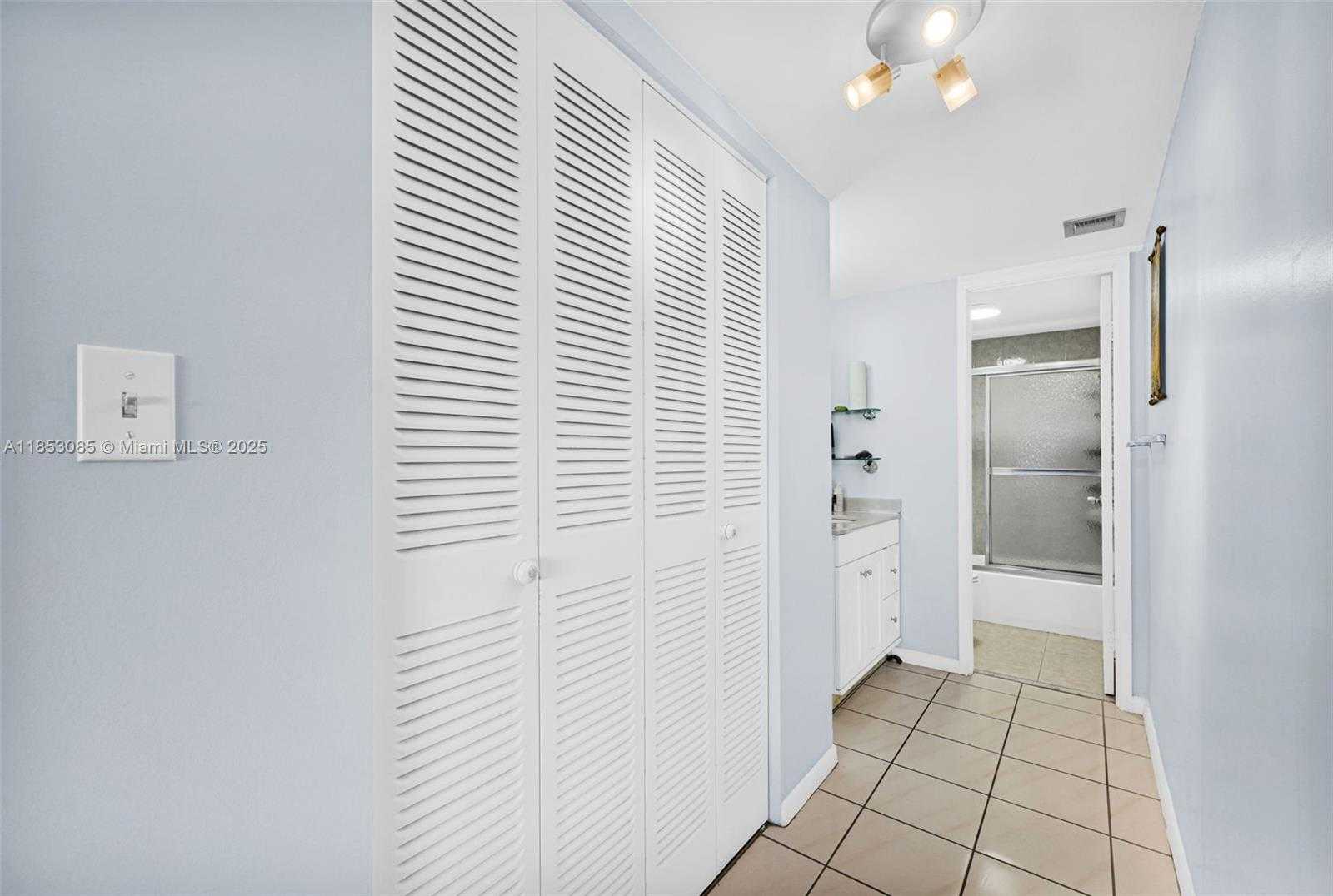 Small Image of 2841 NORTH EAST 163RD ST #710, North Miami Beach Number 28