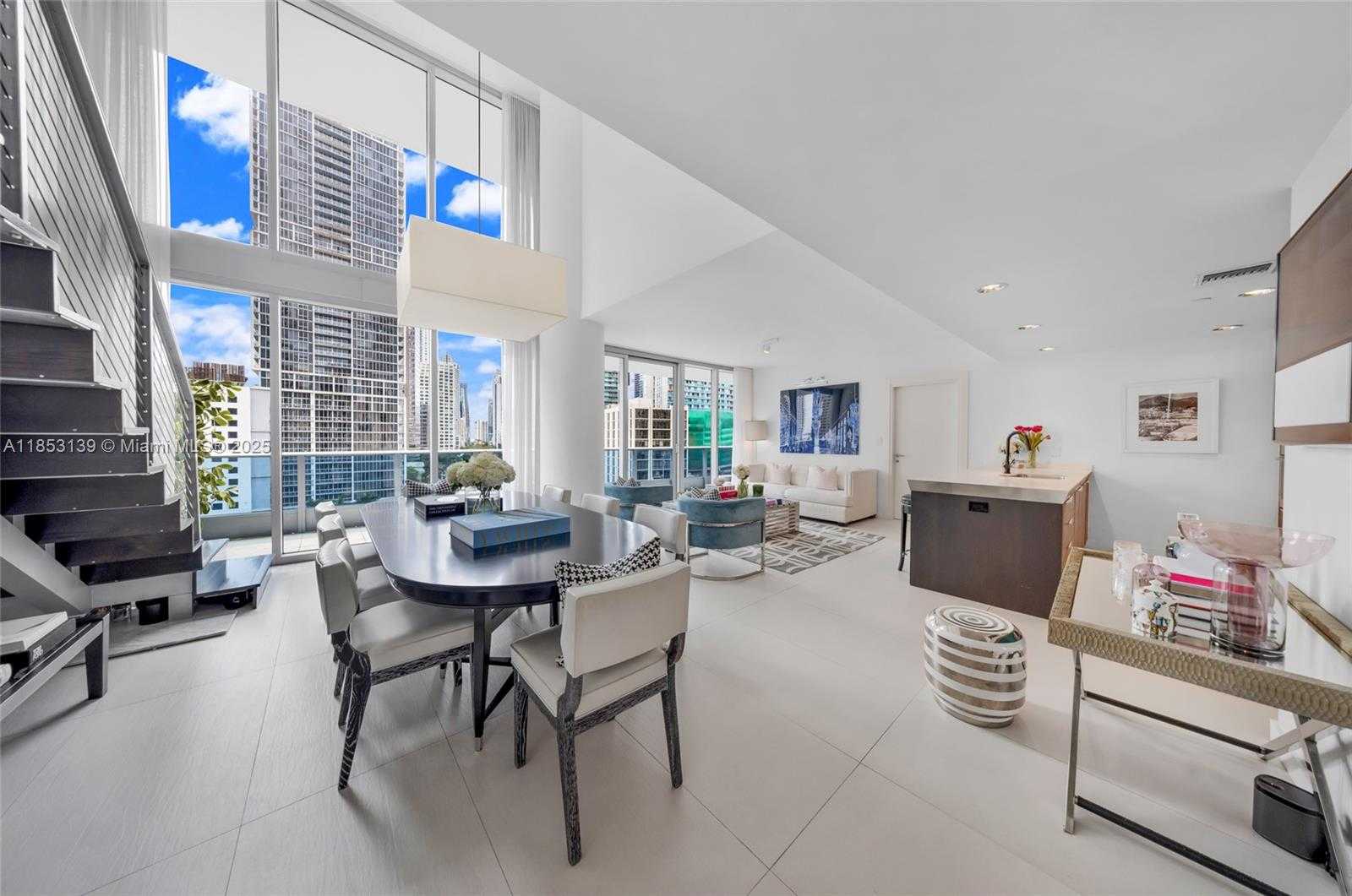Small Image of 200 BISCAYNE BOULEVARD WAY #904, Miami Number 7