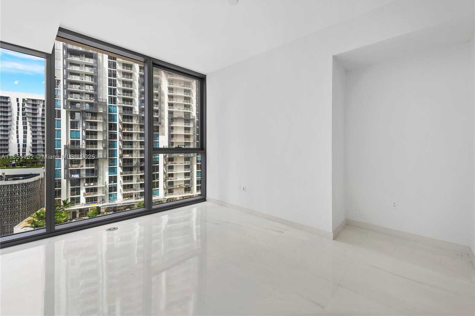 Small Image of 300 BISCAYNE BLVD WAY #1809, Miami Number 12