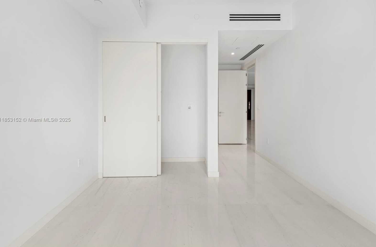 Small Image of 300 BISCAYNE BLVD WAY #1809, Miami Number 24