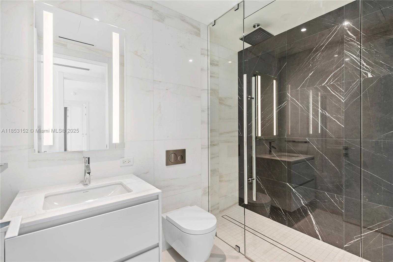Small Image of 300 BISCAYNE BLVD WAY #1809, Miami Number 25