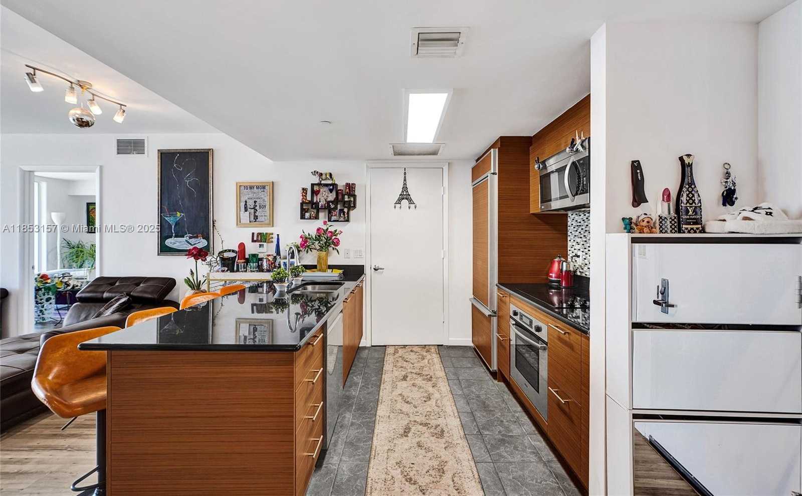 Small Image of 50 BISCAYNE BLVD #3006, Miami Number 3