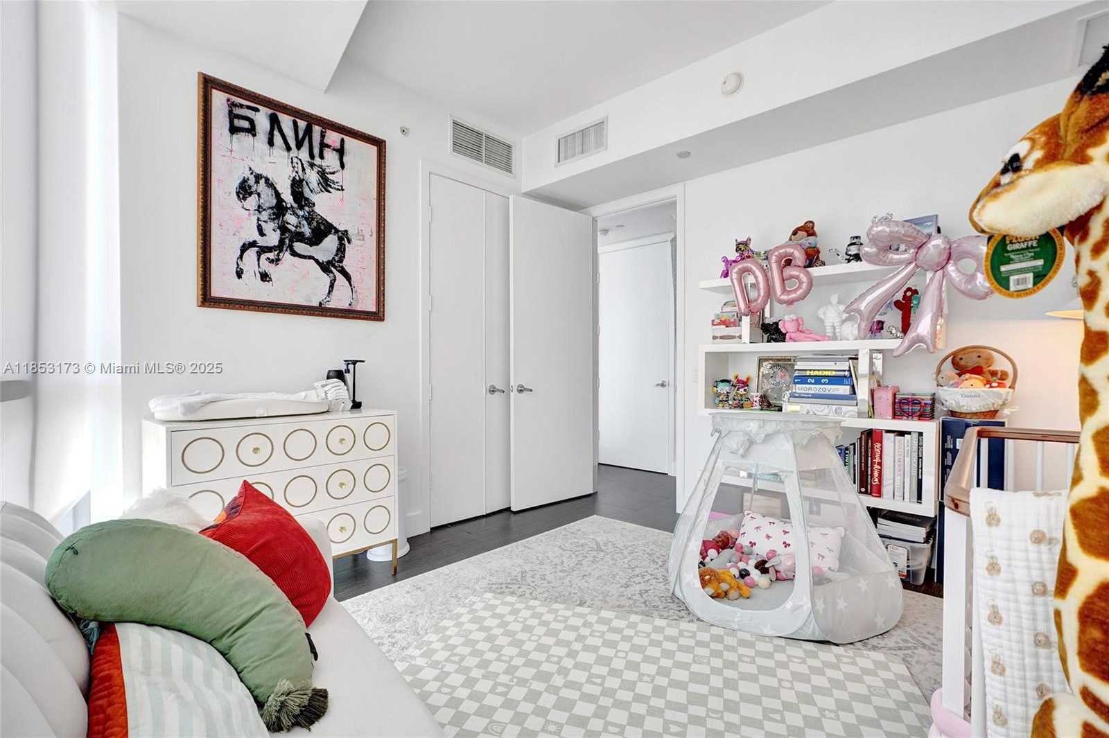 Small Image of 1100 BISCAYNE BLVD #3708, Miami Number 18
